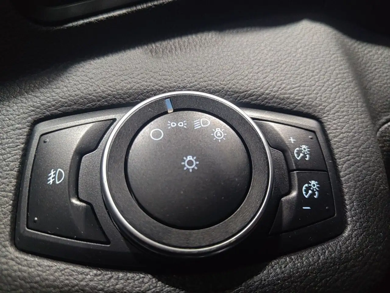 Ford C-Max Energi снимка Ford C-Max Energi