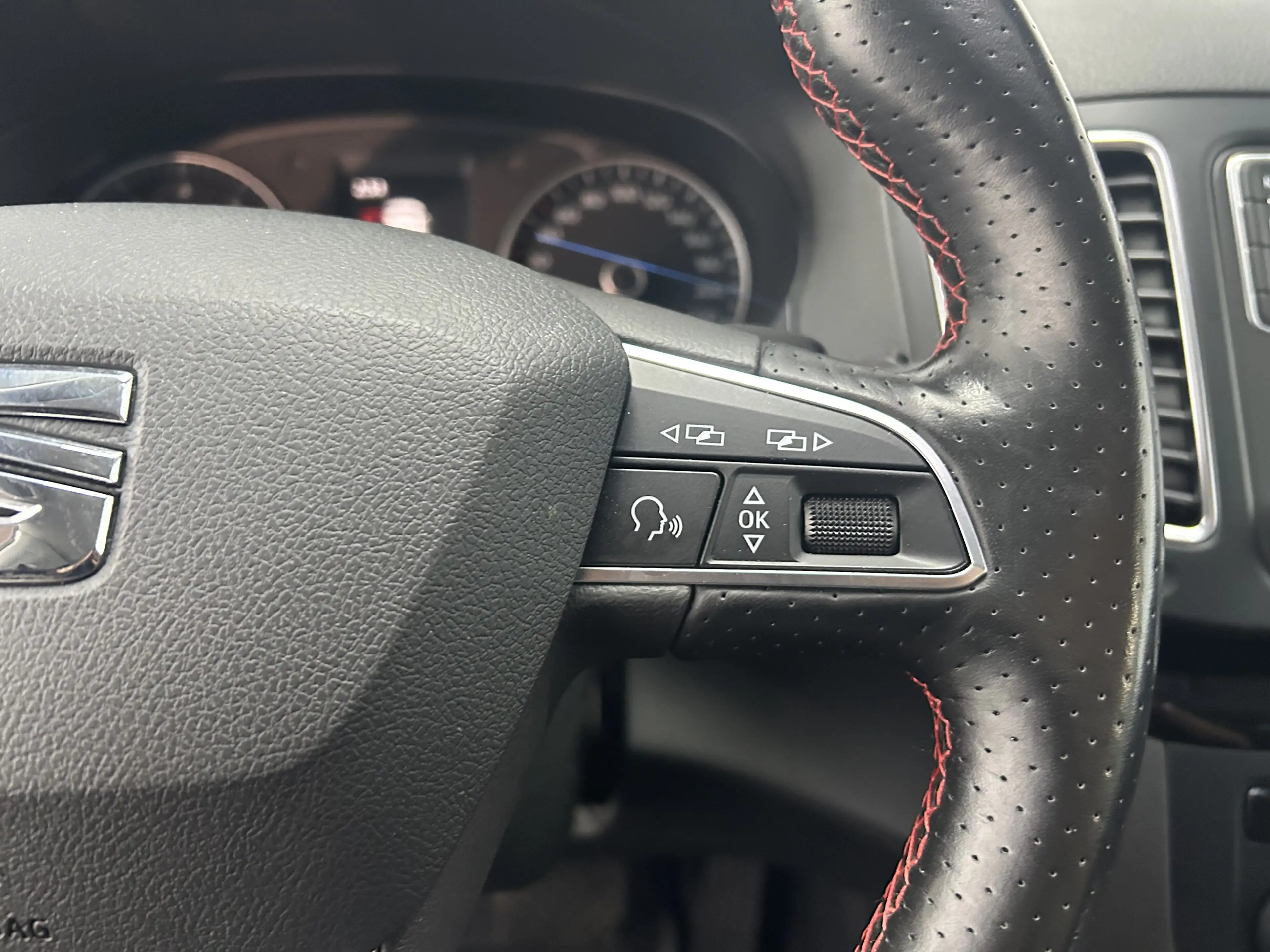 SEAT Alhambra FR-Line 7-Sitzer Bi-Xenon Alcantara SHZ — photo 14