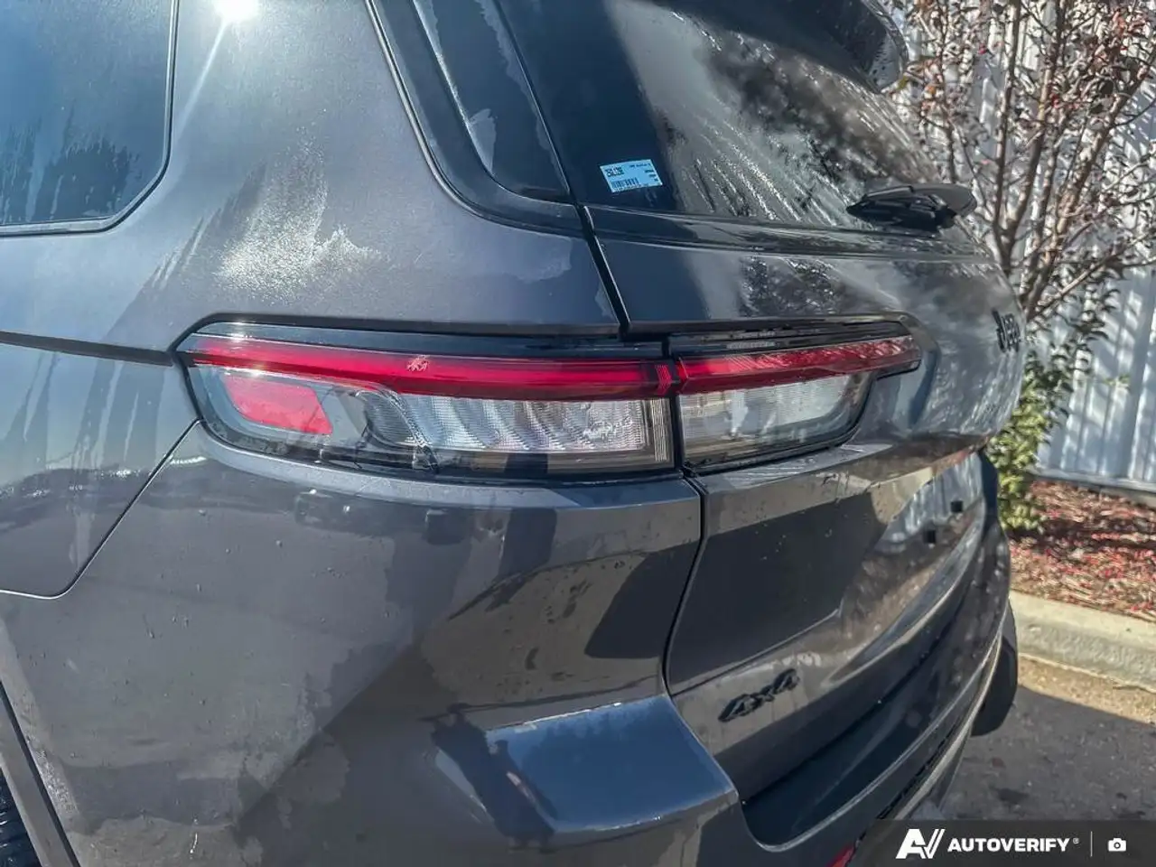Jeep Grand Cherokee снимка Jeep Grand Cherokee