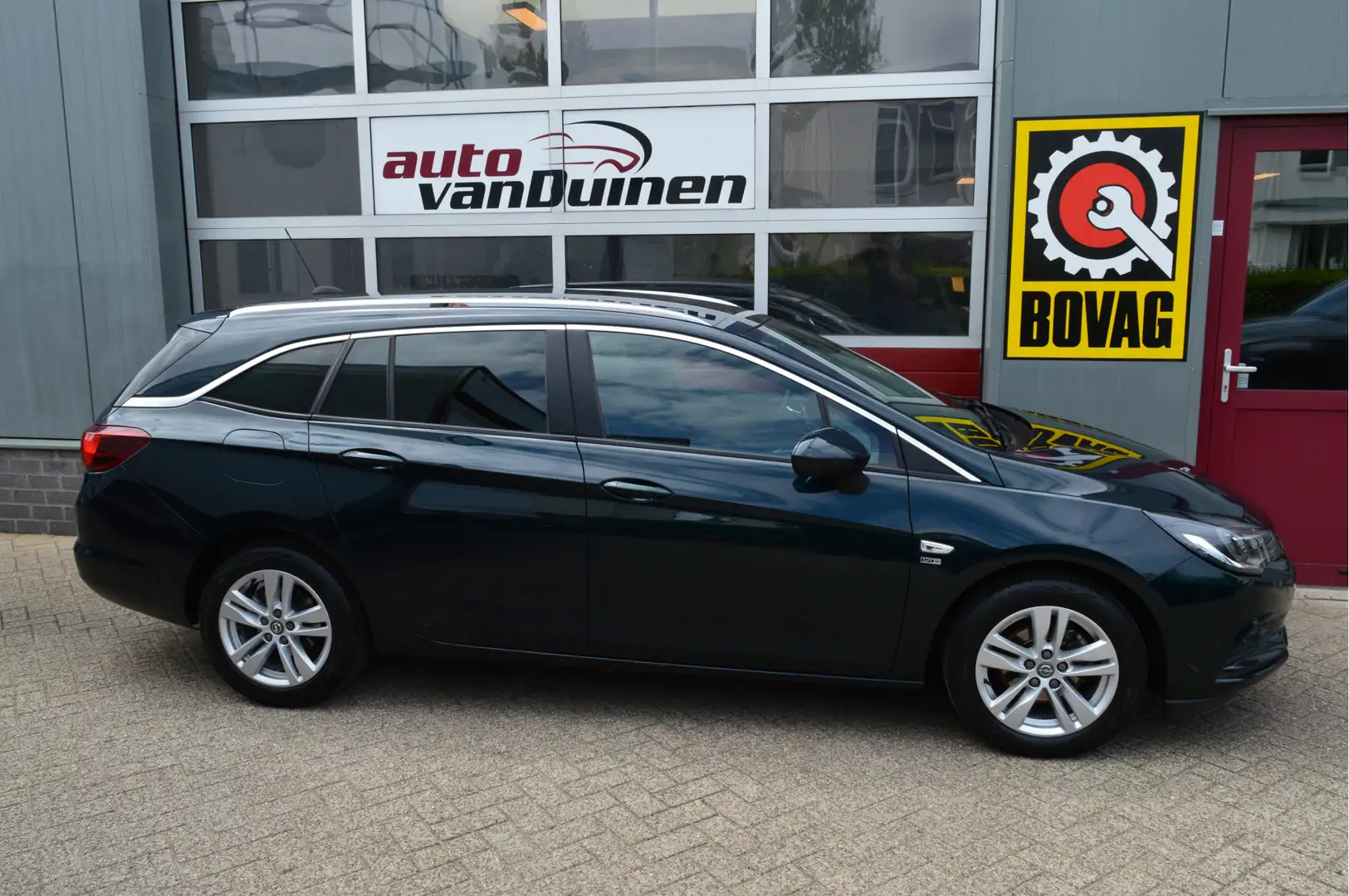 Opel Astra Sports Tourer 1.4 Turbo 120 Jaar Edition O.a: Navi Groen - 2