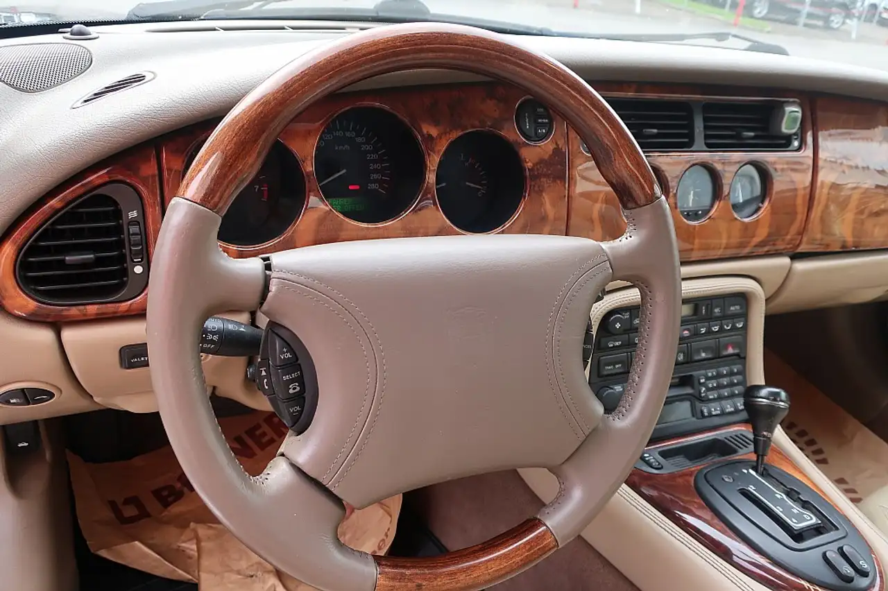 Jaguar XK8 Cabrio, foto 8