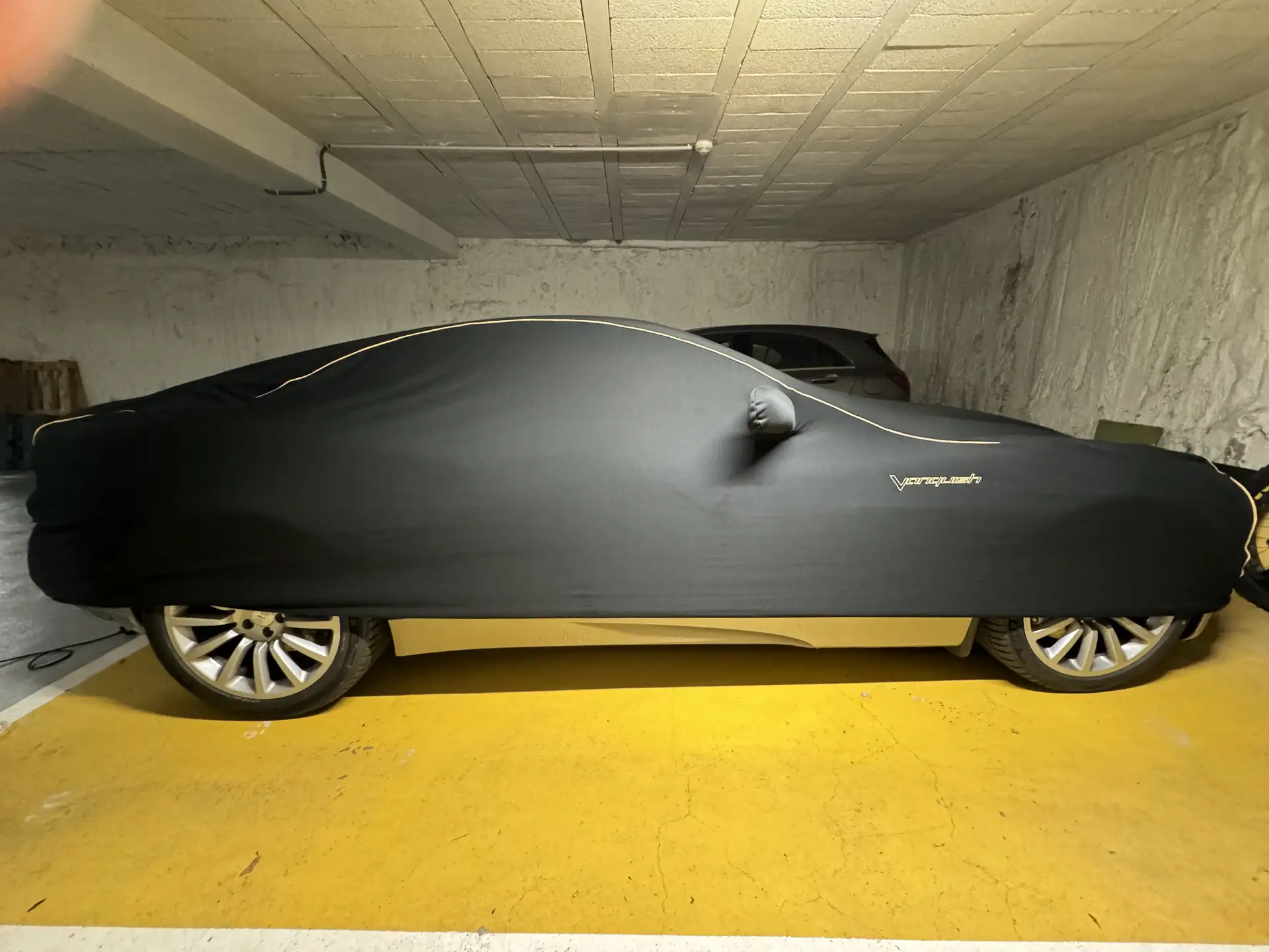 애스턴마틴 뱅퀴시 Coupe 2002 실버 사진 6