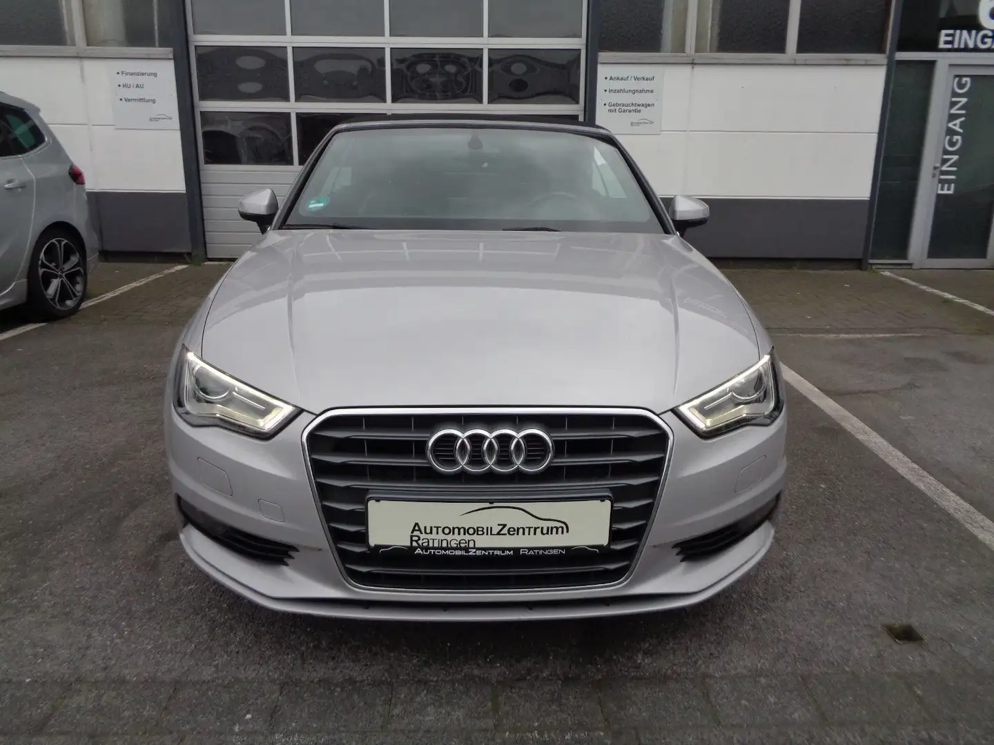 Audi A3 Cabriolet 1.4 TFSI *LEDER*Bi-XEN*NAV*18ZOLL* Grau - 2