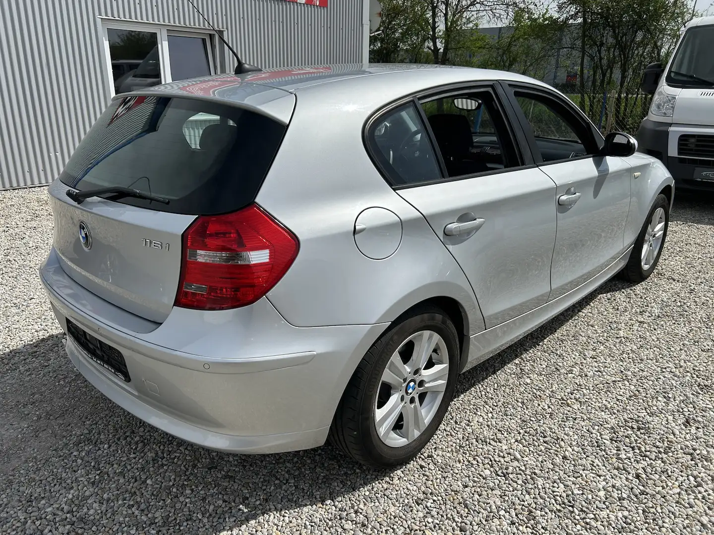 BMW 116 116i 1.Hand Klima PDC SHZ Tempomat Silber - 2