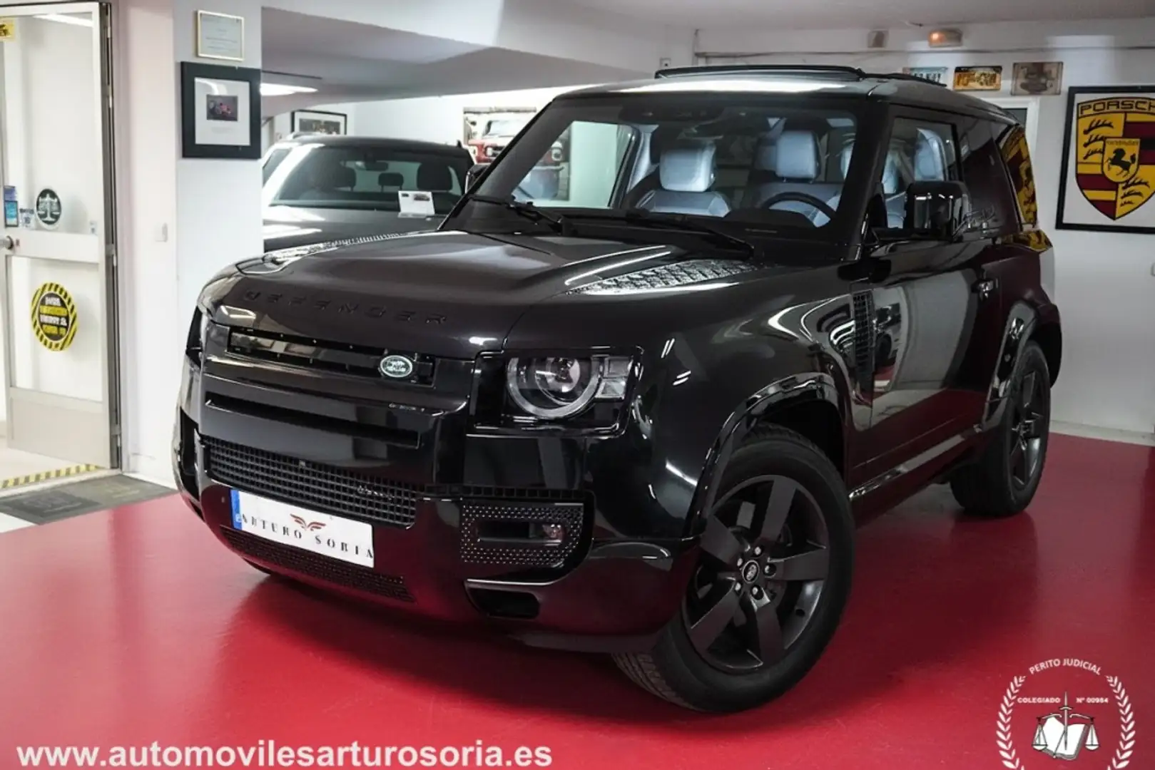 Land Rover Defender 90 3.0 I6 MHEV X-Dynamic HSE AWD Aut.400 Schwarz - 1