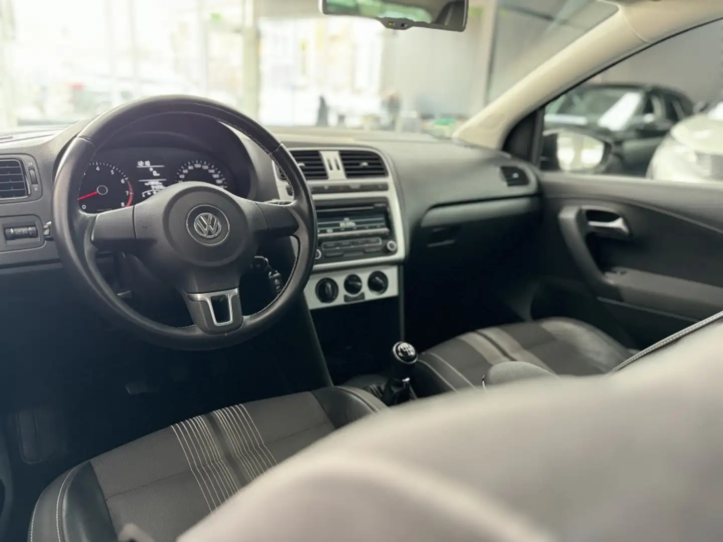 Volkswagen Polo 1.2 TSI 90PK Match CRUISE PDC Bruin - 2