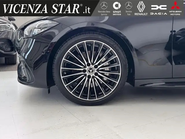 Mercedes-Benz C-Class view 3