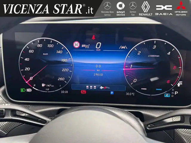 Mercedes-Benz C-Class view 8