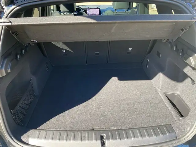 BMW Ix1 view 12