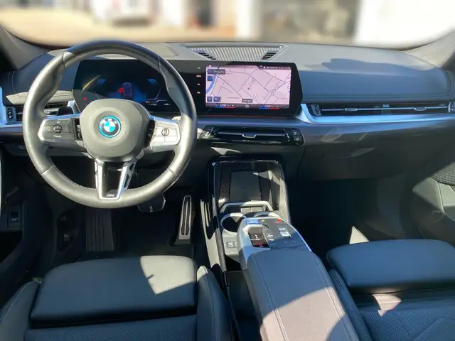 BMW Ix1 view 10