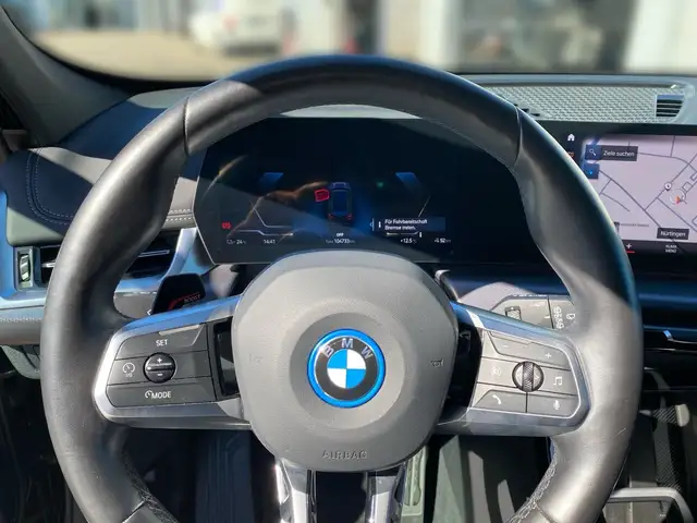 BMW Ix1 view 8