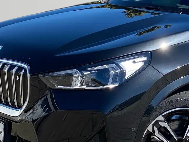 BMW Ix1 view 5