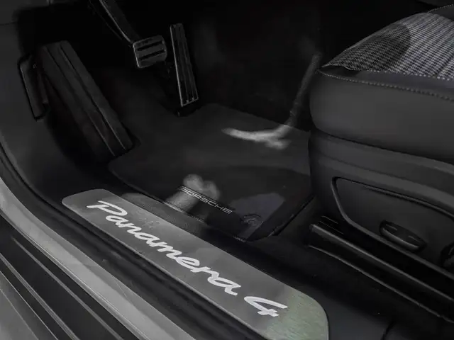 Porsche Panamera view 14