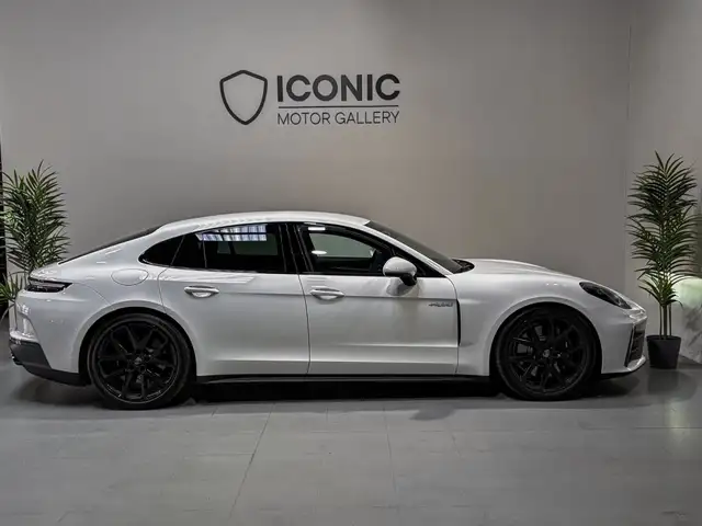 Porsche Panamera view 3