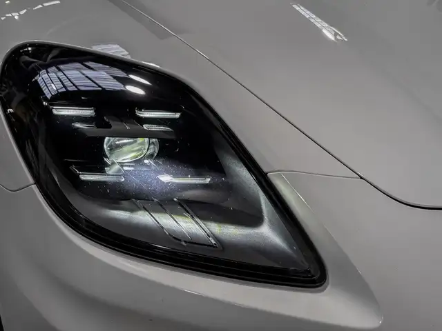 Porsche Panamera view 4