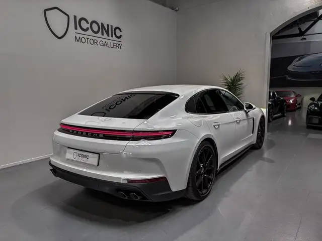 Porsche Panamera view 6