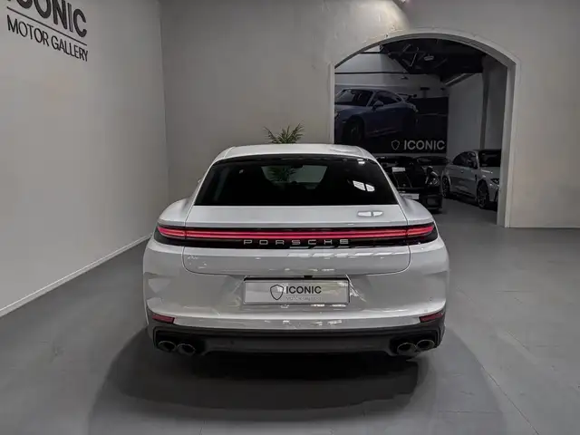 Porsche Panamera view 8