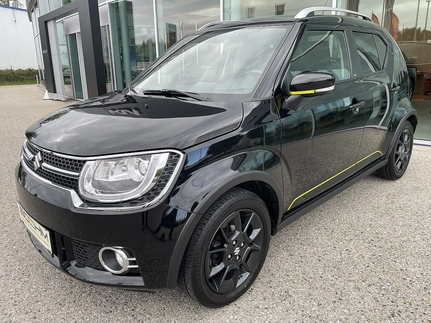 Suzuki Ignis III  1,2 DualJet Hybrid Jacques Lemans Flash Negro - 1