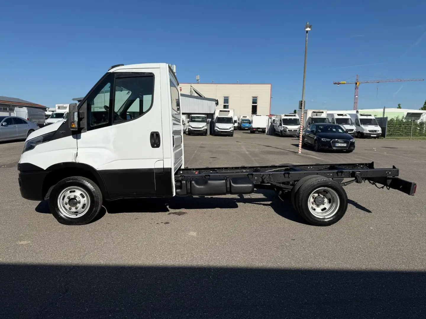 Iveco Daily 35 C13*Fahrgestell*Tempomat*ASR*ESP Weiß - 2