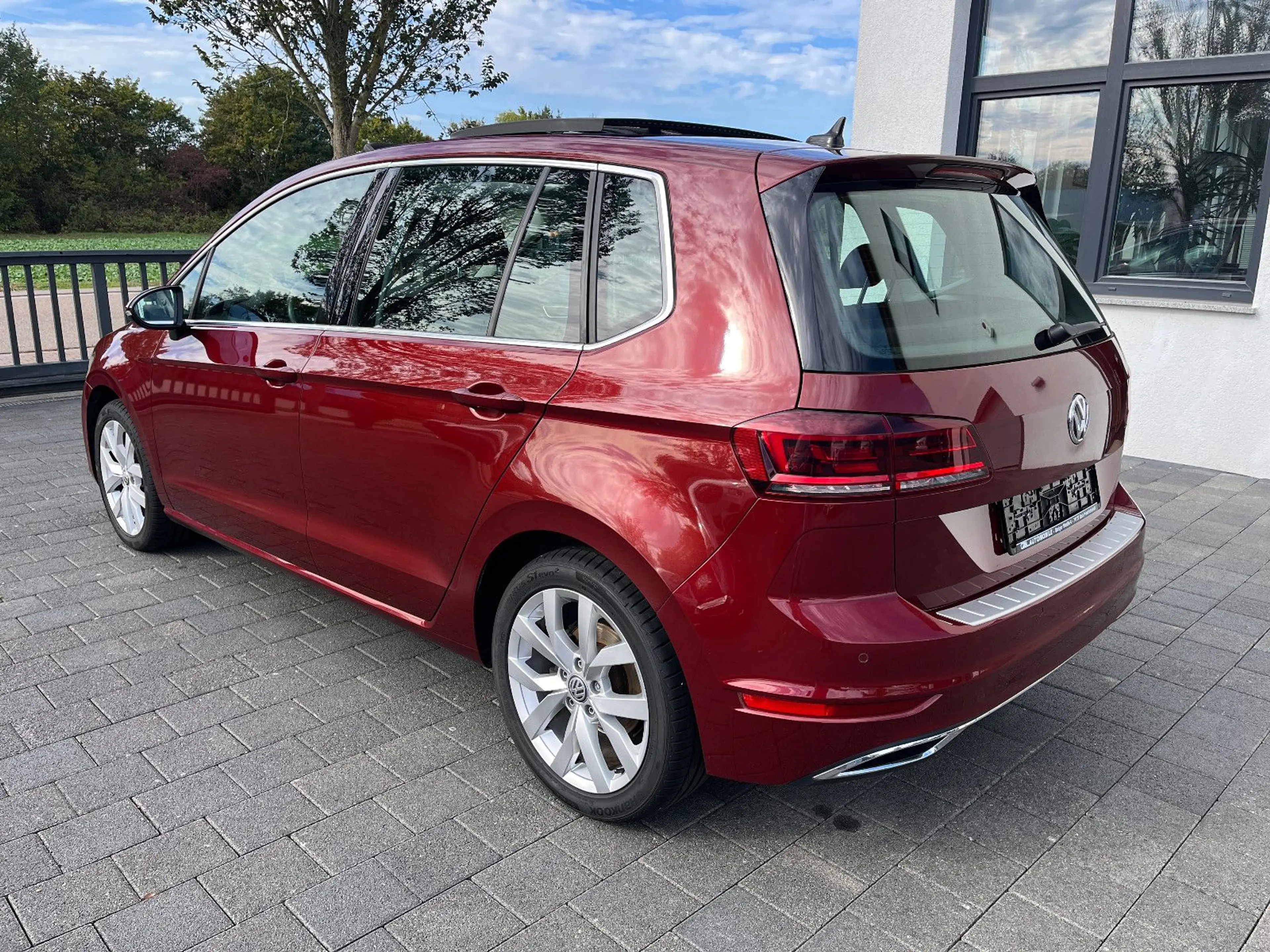 Volkswagen Golf Sportsvan Highline 1.5 TSI DSG PANO 1.Hand — photo 3