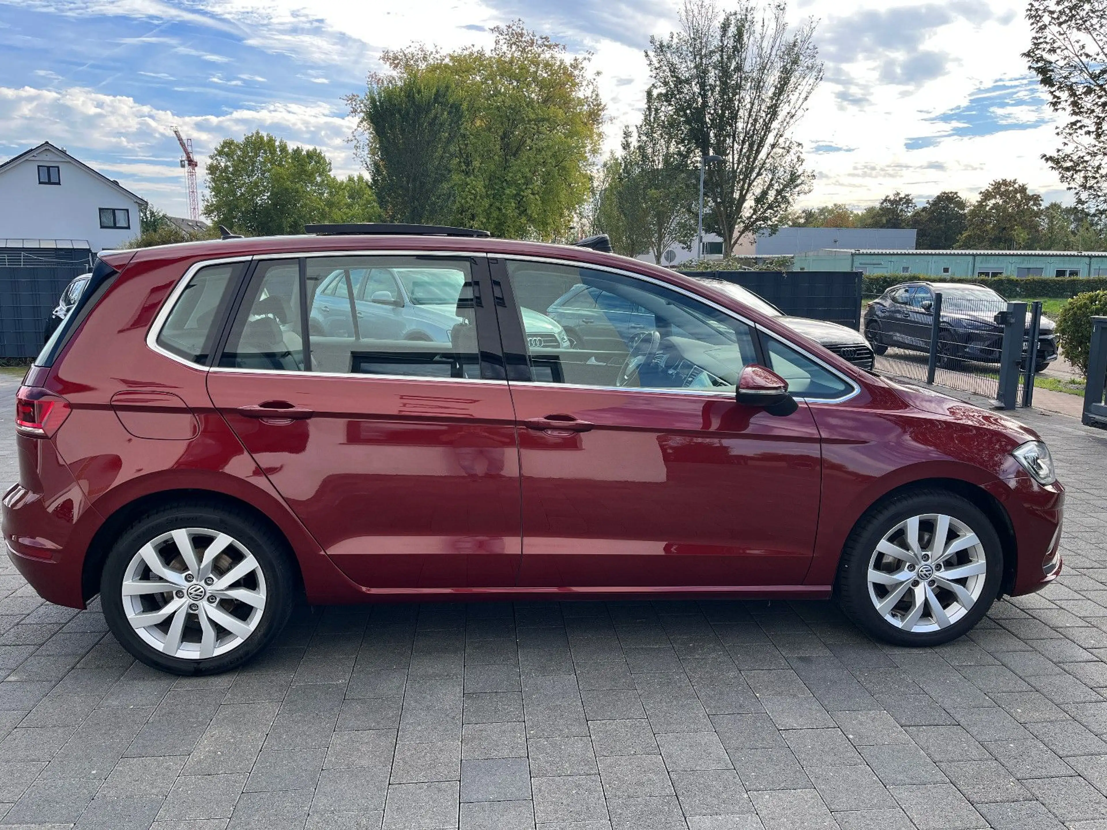 Volkswagen Golf Sportsvan Highline 1.5 TSI DSG PANO 1.Hand — photo 6