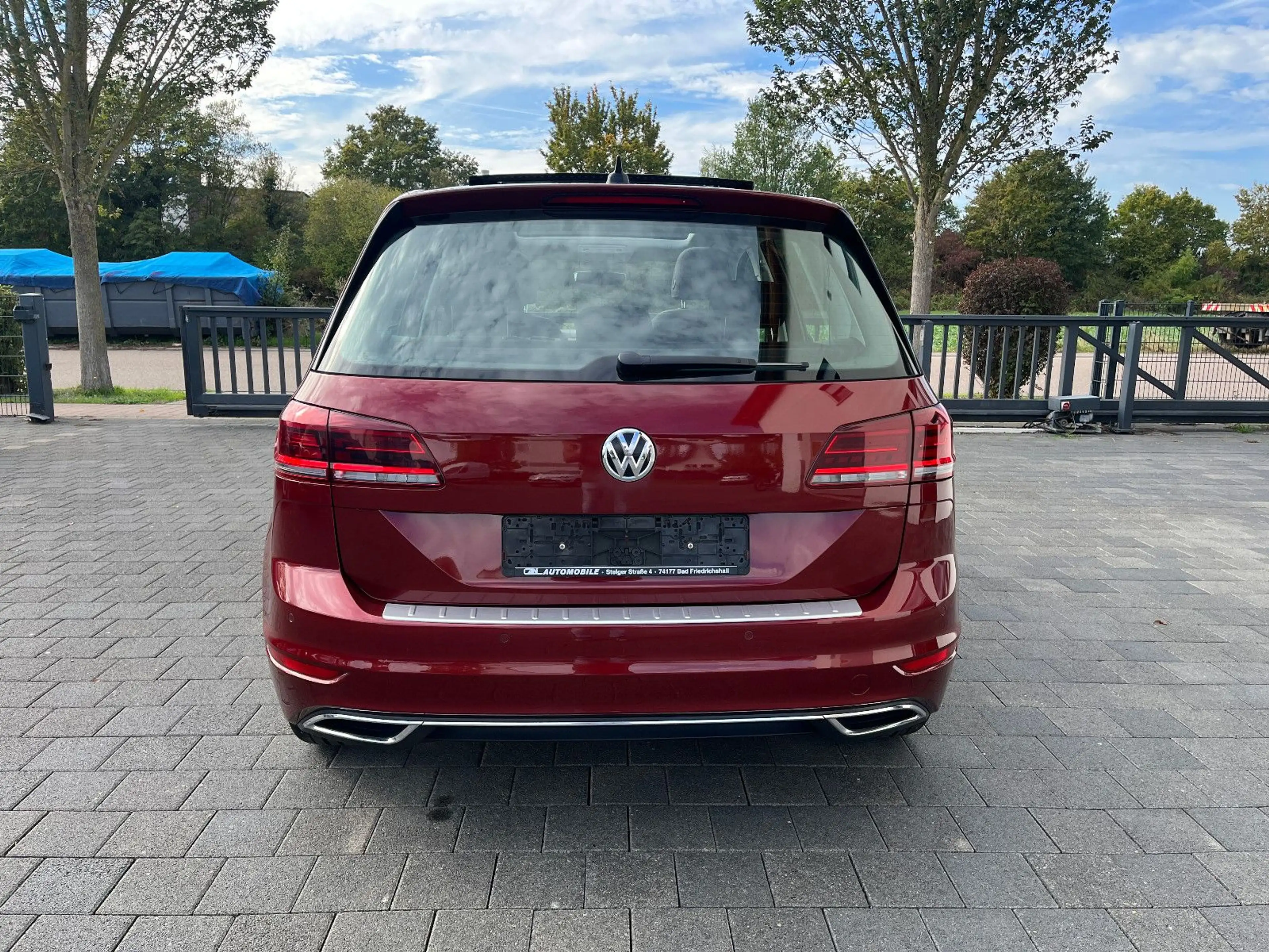 Volkswagen Golf Sportsvan Highline 1.5 TSI DSG PANO 1.Hand — photo 4