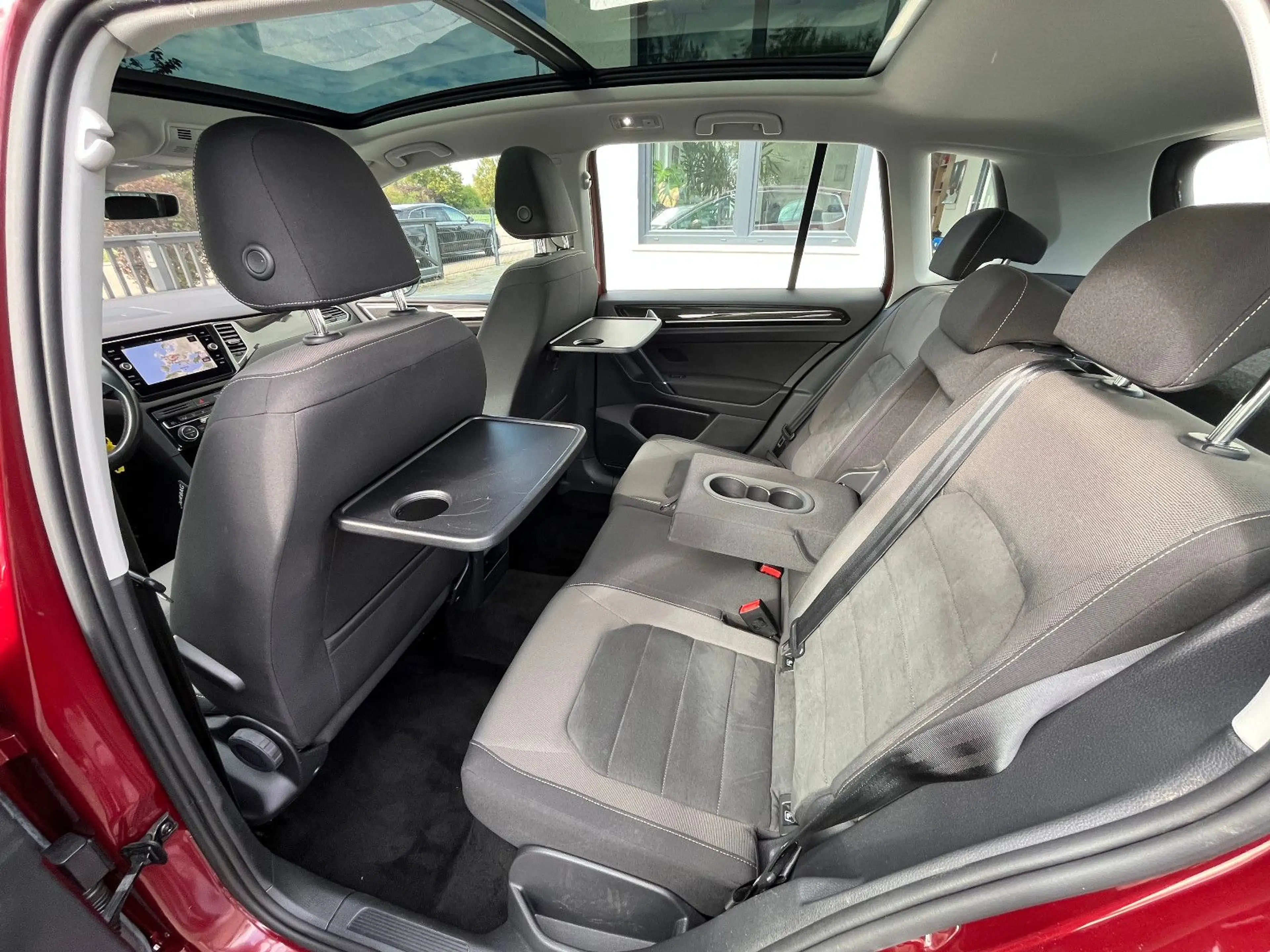 Volkswagen Golf Sportsvan Highline 1.5 TSI DSG PANO 1.Hand — photo 25