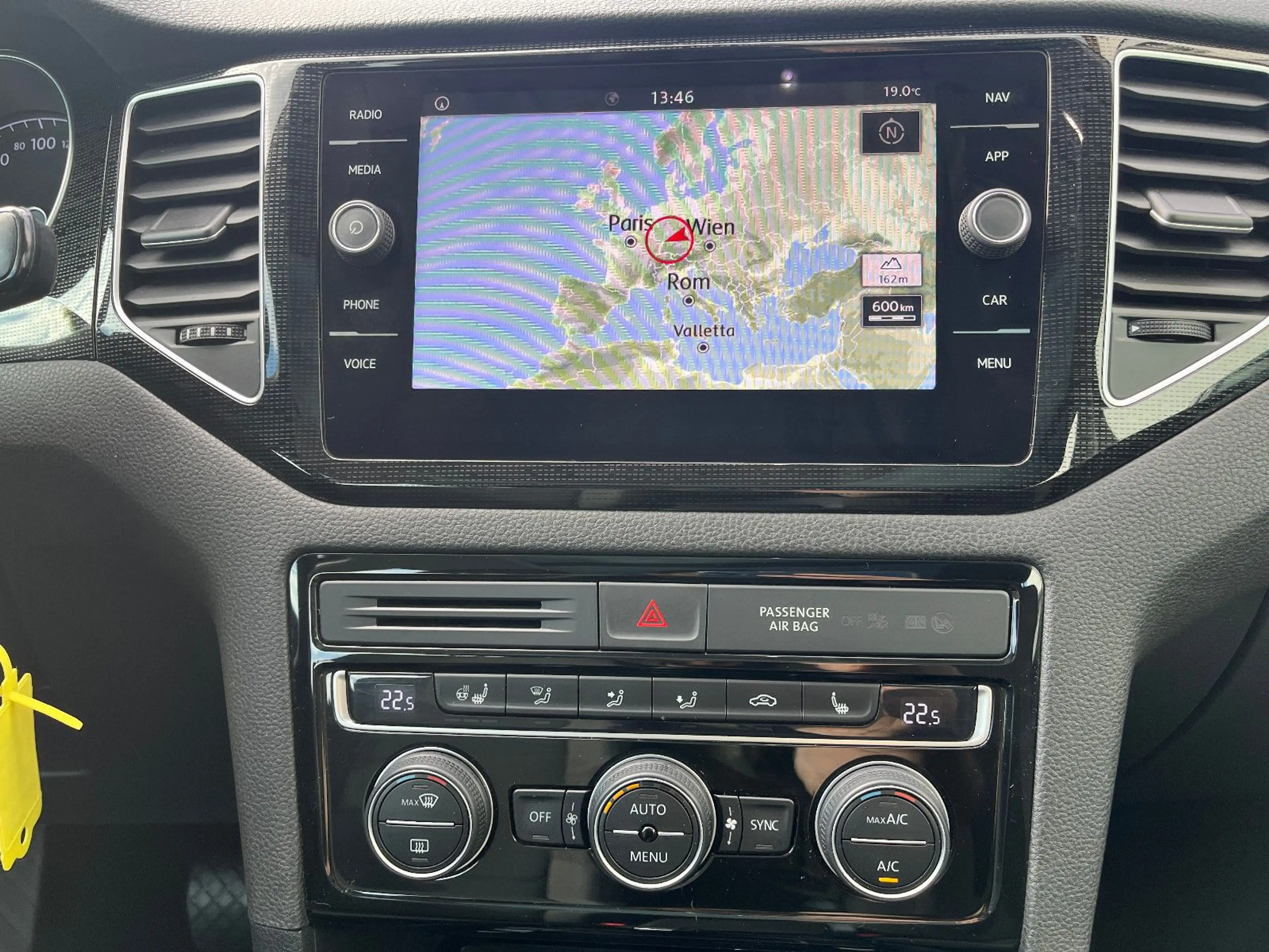 Volkswagen Golf Sportsvan Highline 1.5 TSI DSG PANO 1.Hand — photo 20