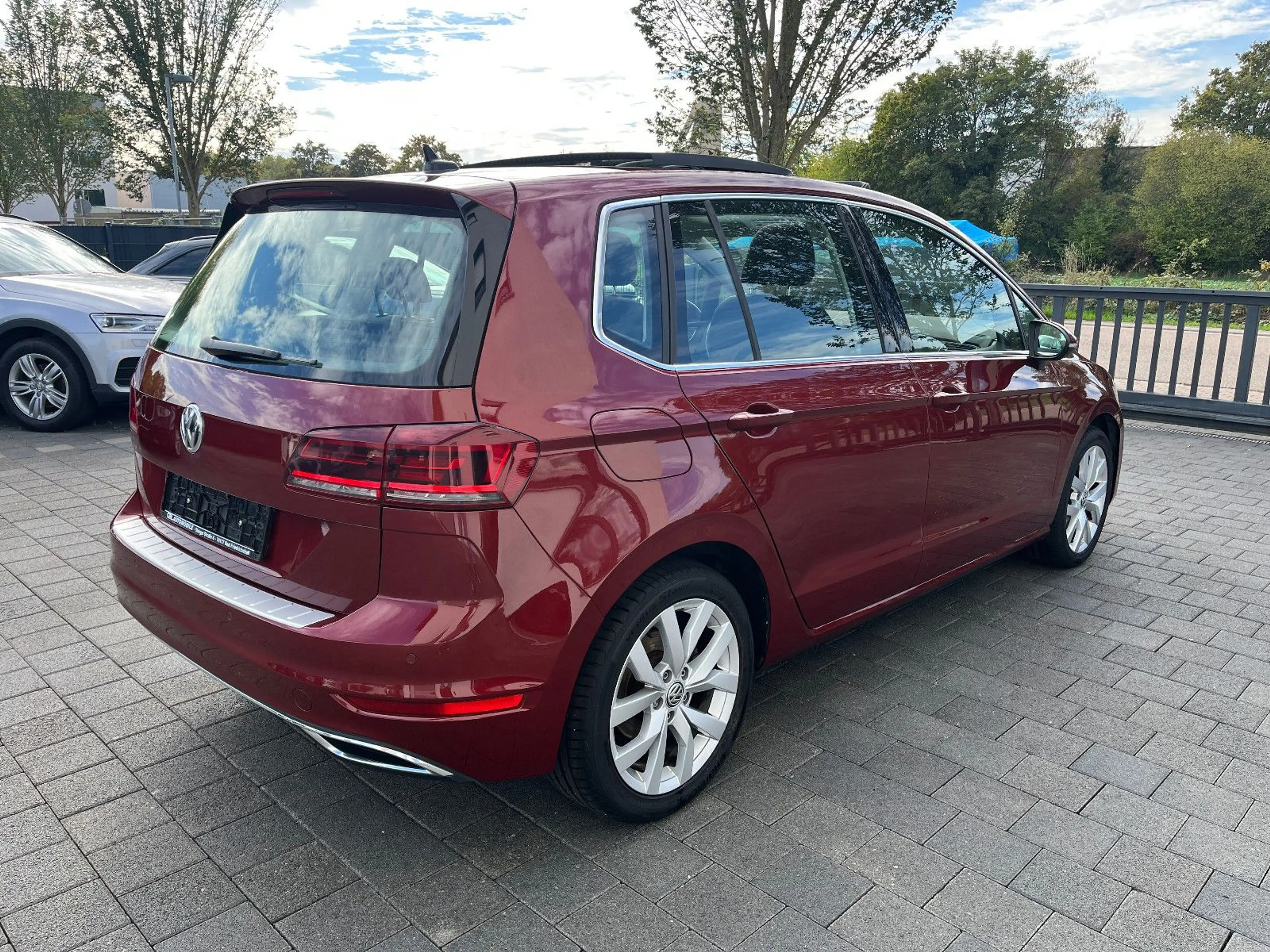 Volkswagen Golf Sportsvan Highline 1.5 TSI DSG PANO 1.Hand — photo 5