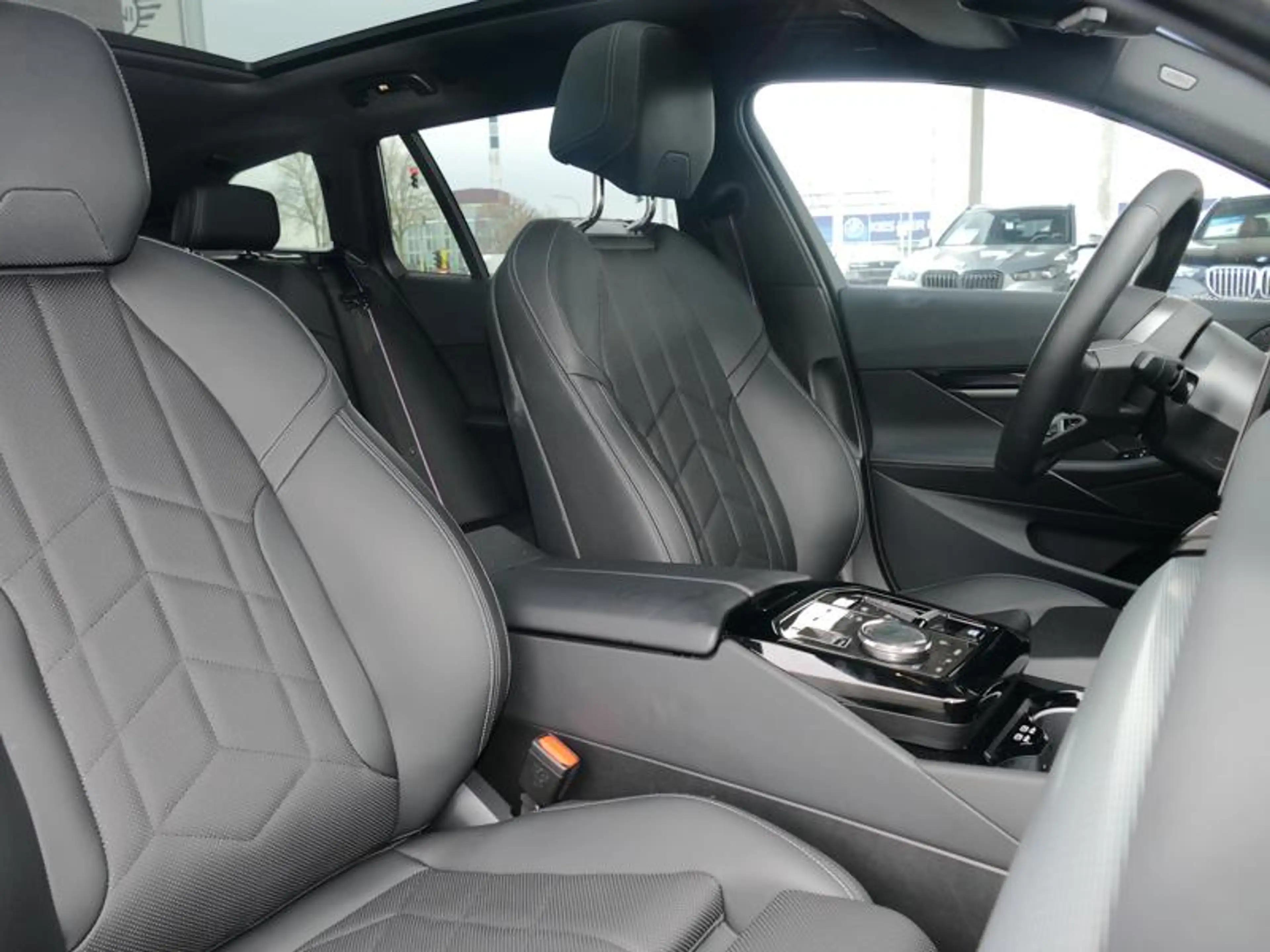 BMW i5 eDrive40 Touring M Sport PRO | PANO | — photo 11