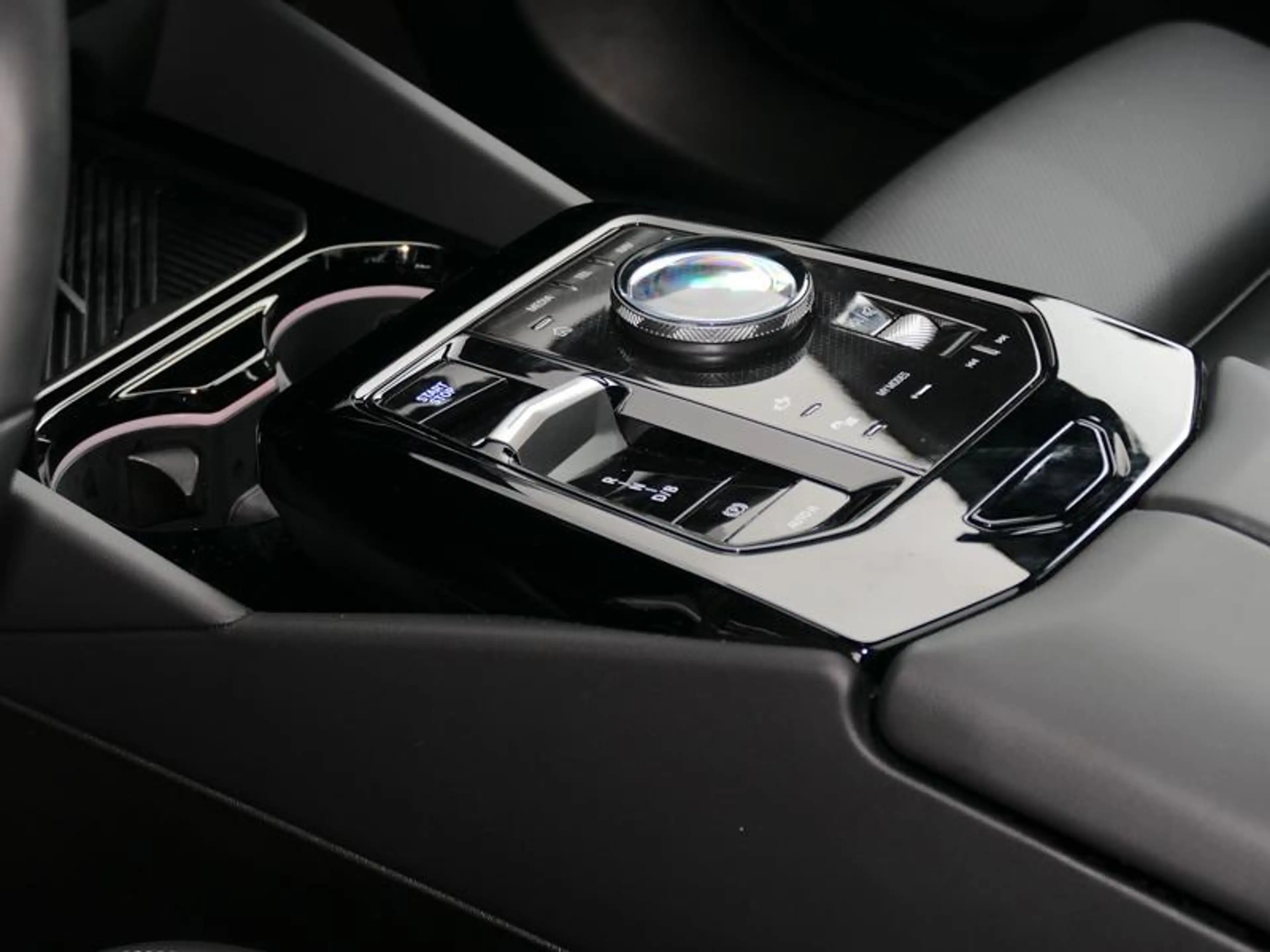 BMW i5 eDrive40 Touring M Sport PRO | PANO | — photo 14