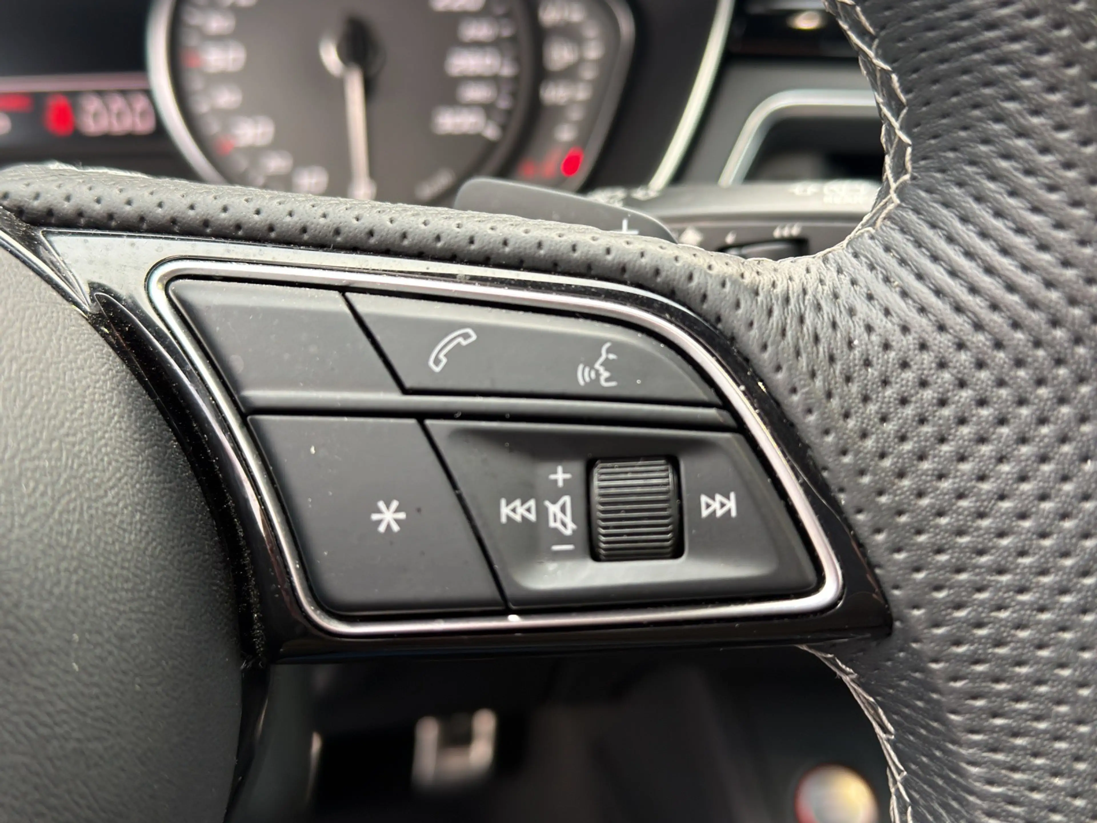 Audi S4 Avant 3.0 TDI QUATTRO/2 X SLINE/LED/NAV MMI/TMPMT/ — photo 13