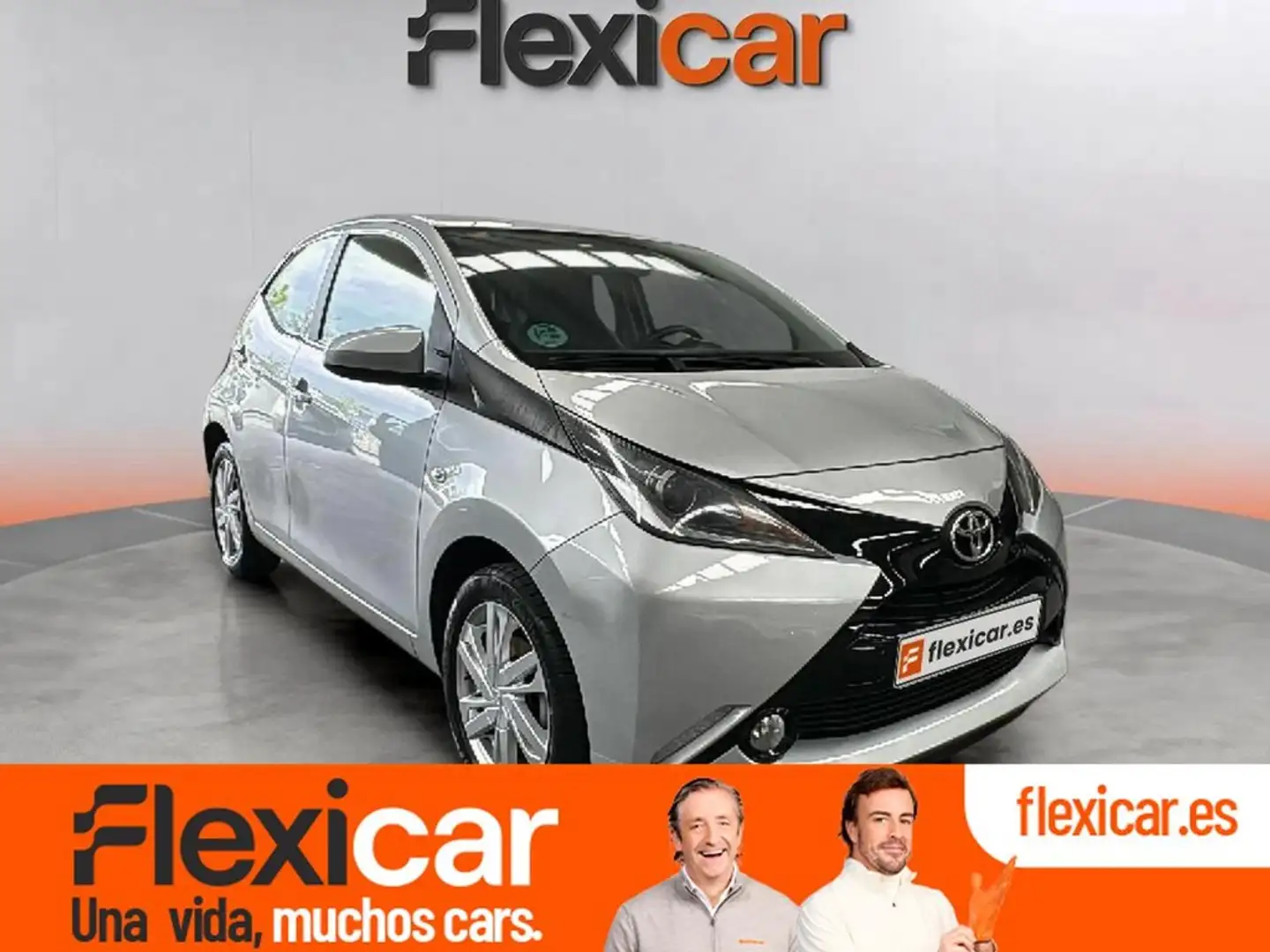 Toyota Aygo 1.0 70 x-play Amarillo - 1