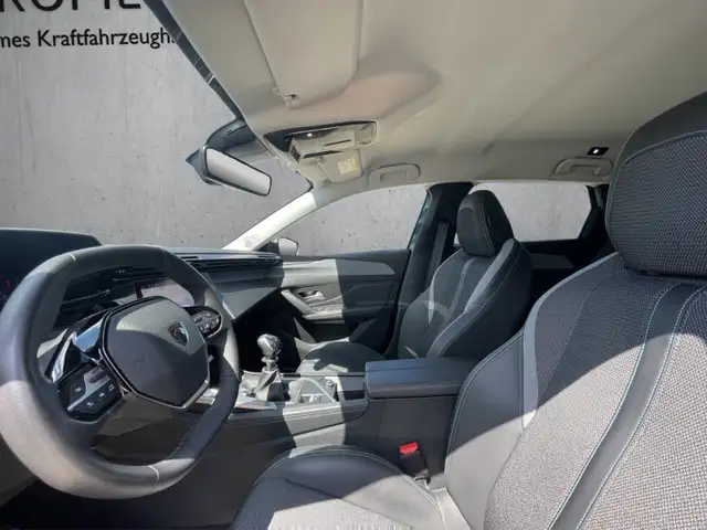 Peugeot 308 SW view 9