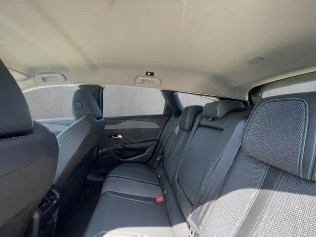 Peugeot 308 SW view 8