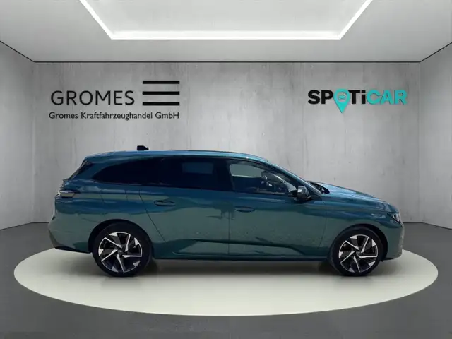 Peugeot 308 SW view 2