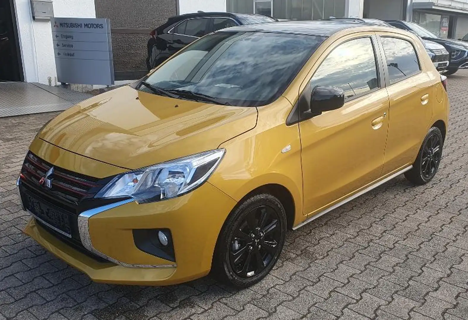 Mitsubishi Space Star Select+ Black1.2 MIVEC ClearTec Gelb - 1