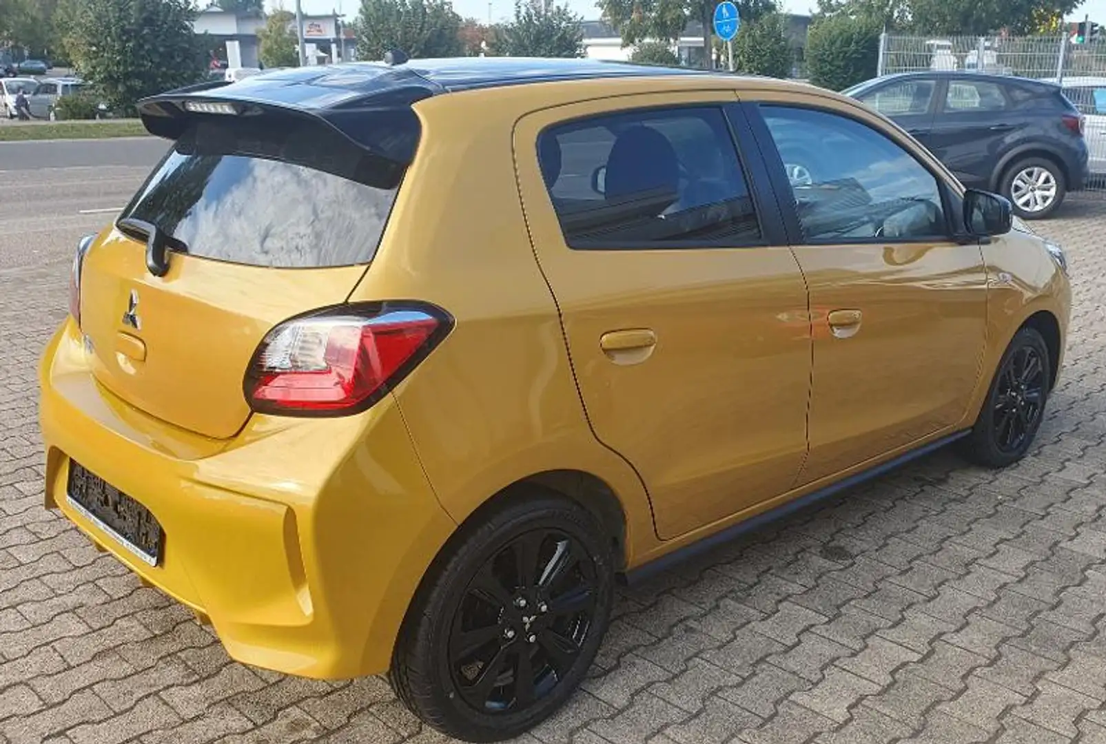 Mitsubishi Space Star Select+ Black1.2 MIVEC ClearTec Gelb - 2