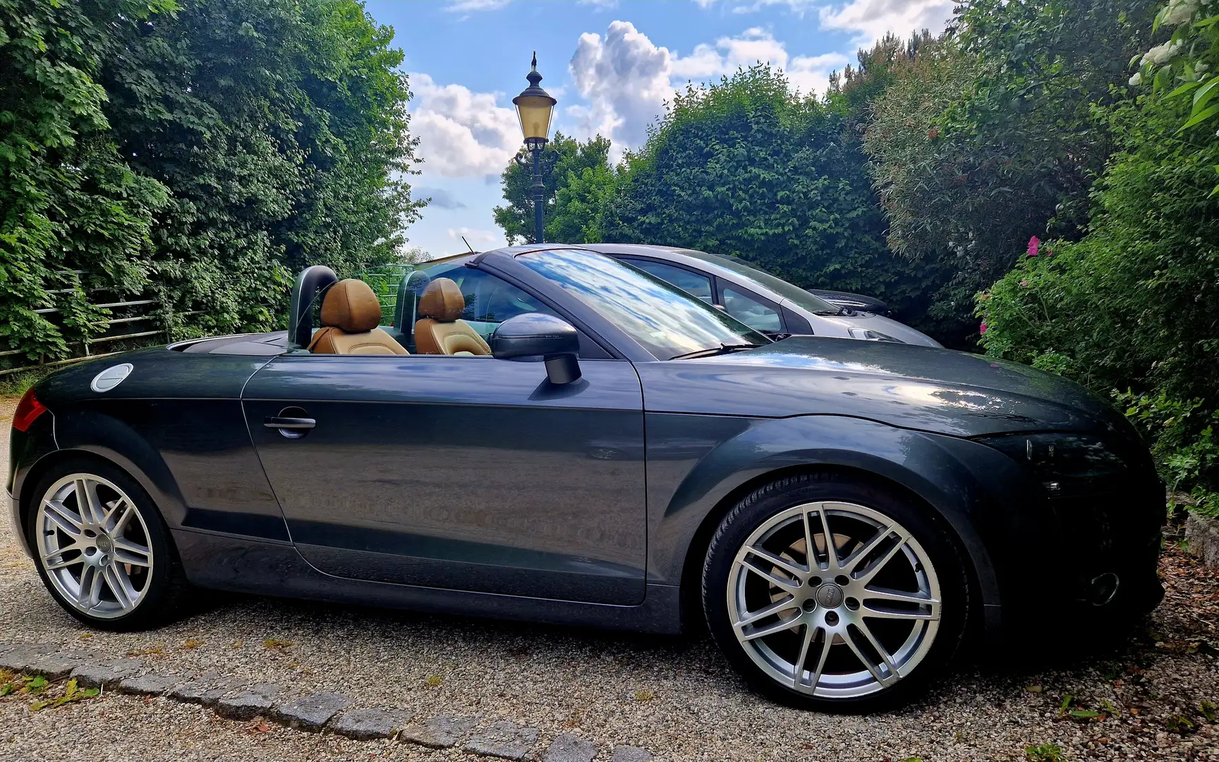 Audi TT Roadster 2.0 TFSI Exlusiv Серый - 1