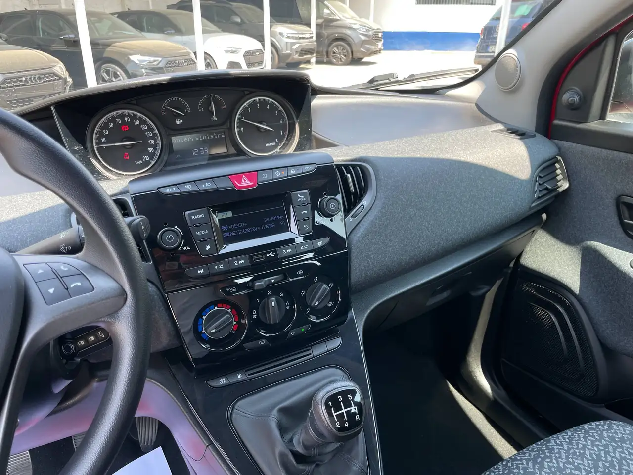 Lancia Ypsilon 2022 — фото 10