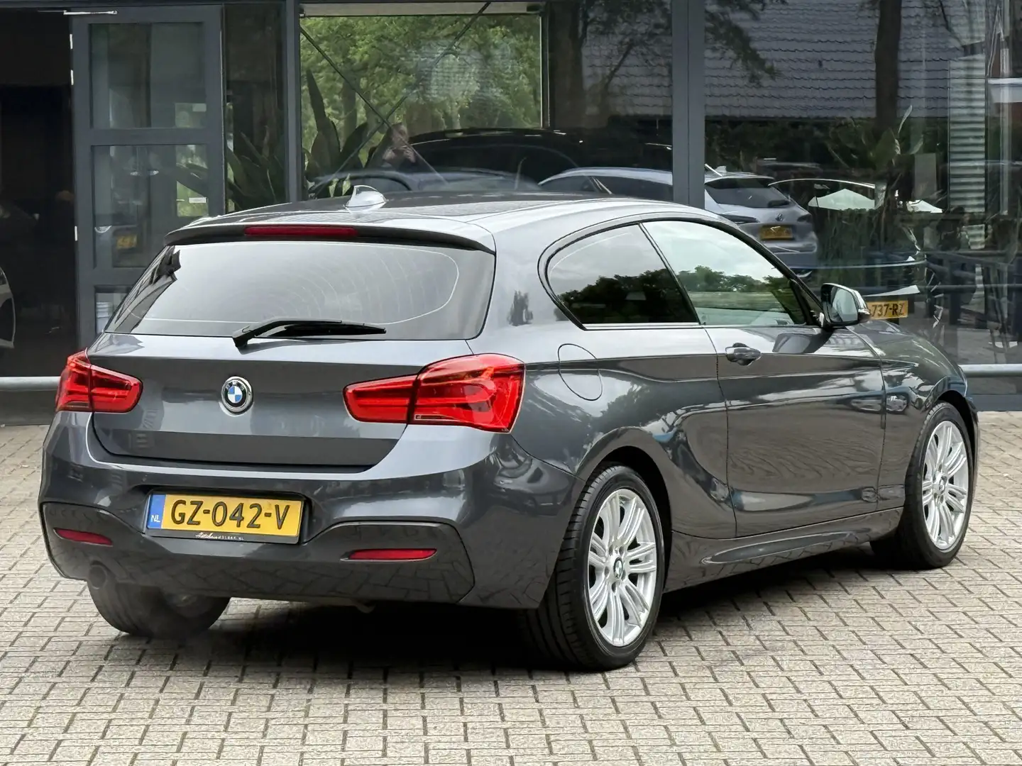 BMW 116 1-serie 116i M Sport Edition Climate control/Navig Grijs - 2