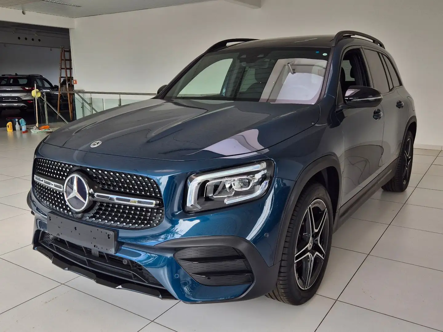 Mercedes-Benz GLB 200 GLB AMG-Line*PANO*SzHeizung*ACC*Kamera* Bleu - 1