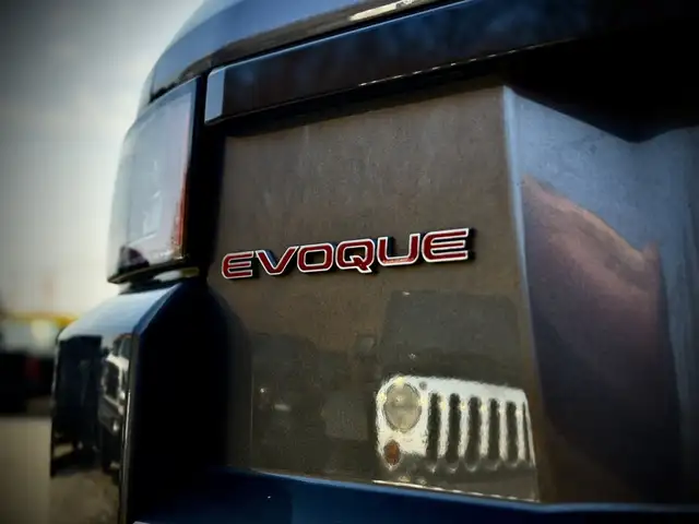 Land Rover Range Rover Evoque view 8