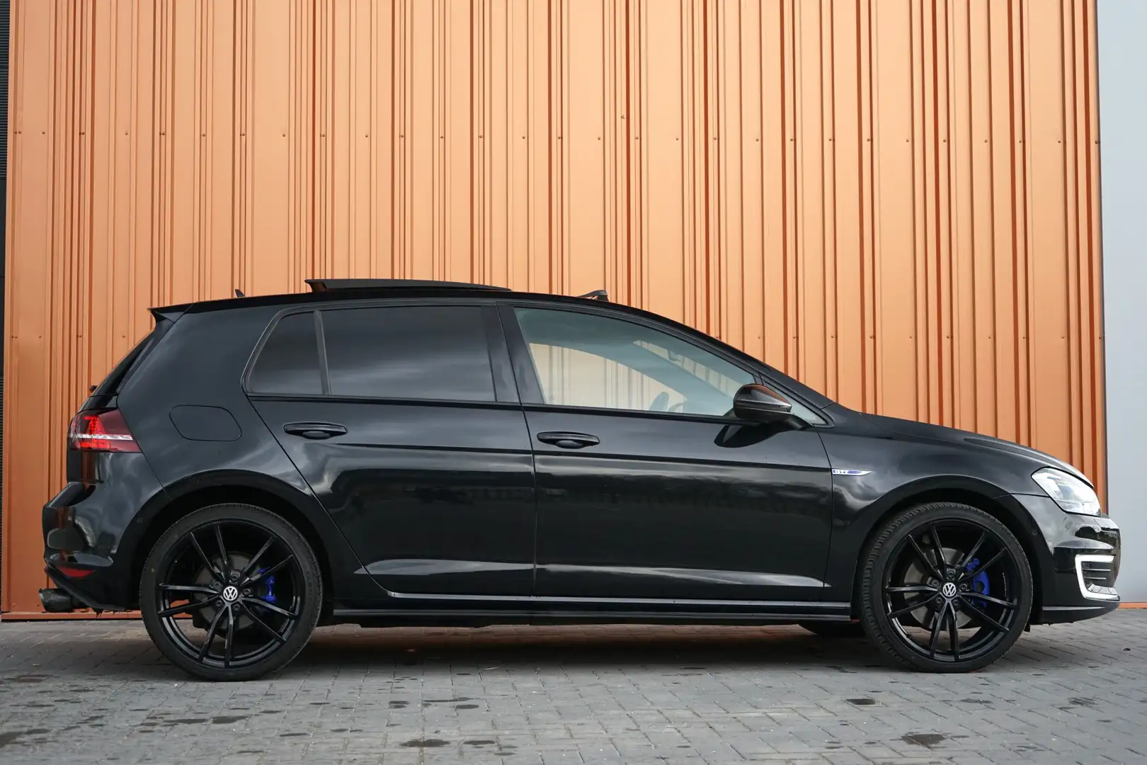 Volkswagen Golf GTE 1.4 TSI Panodak Camera LED DiscoveryPRO Carplay Na Zwart - 2