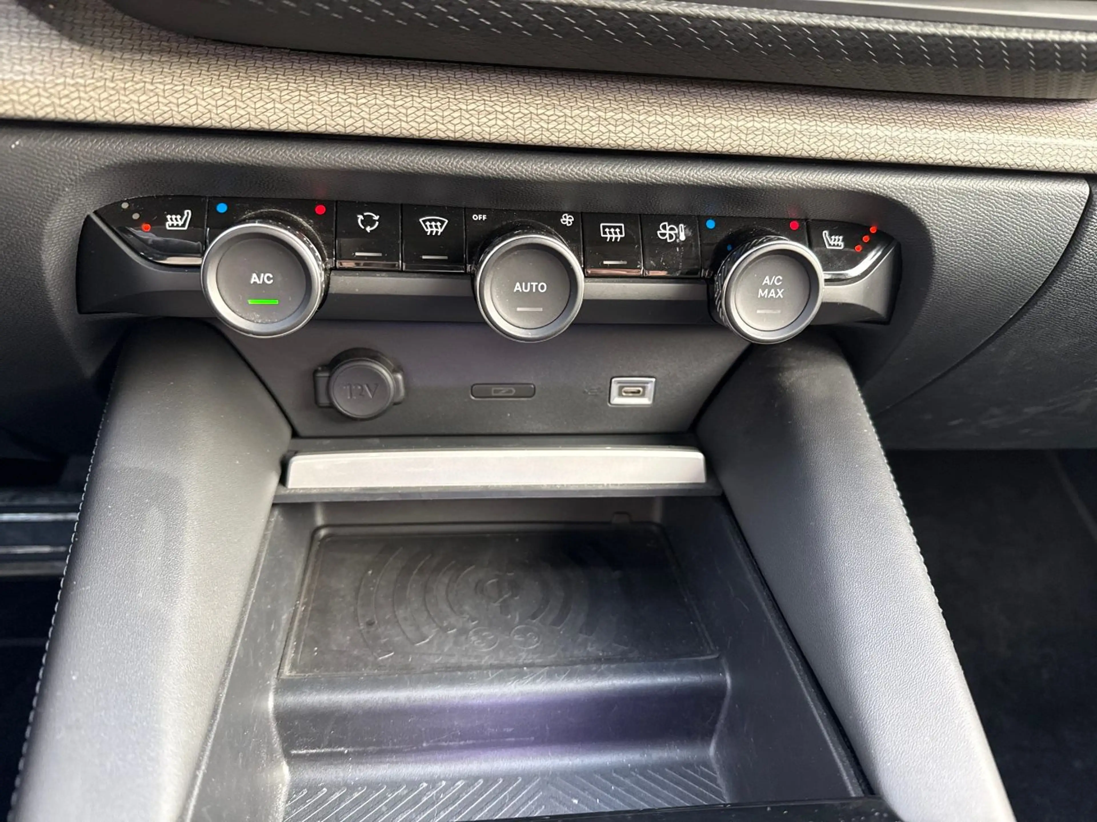 Citroen C5 X 1.6 225 S&S Shine Pack Navi+SHZ+2xKlima+360 — photo 15