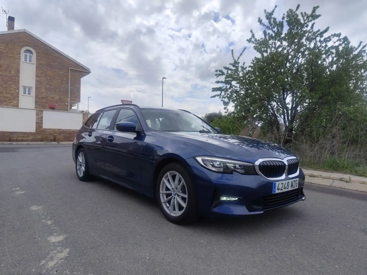 BMW 320 320dA Touring Azul - 1