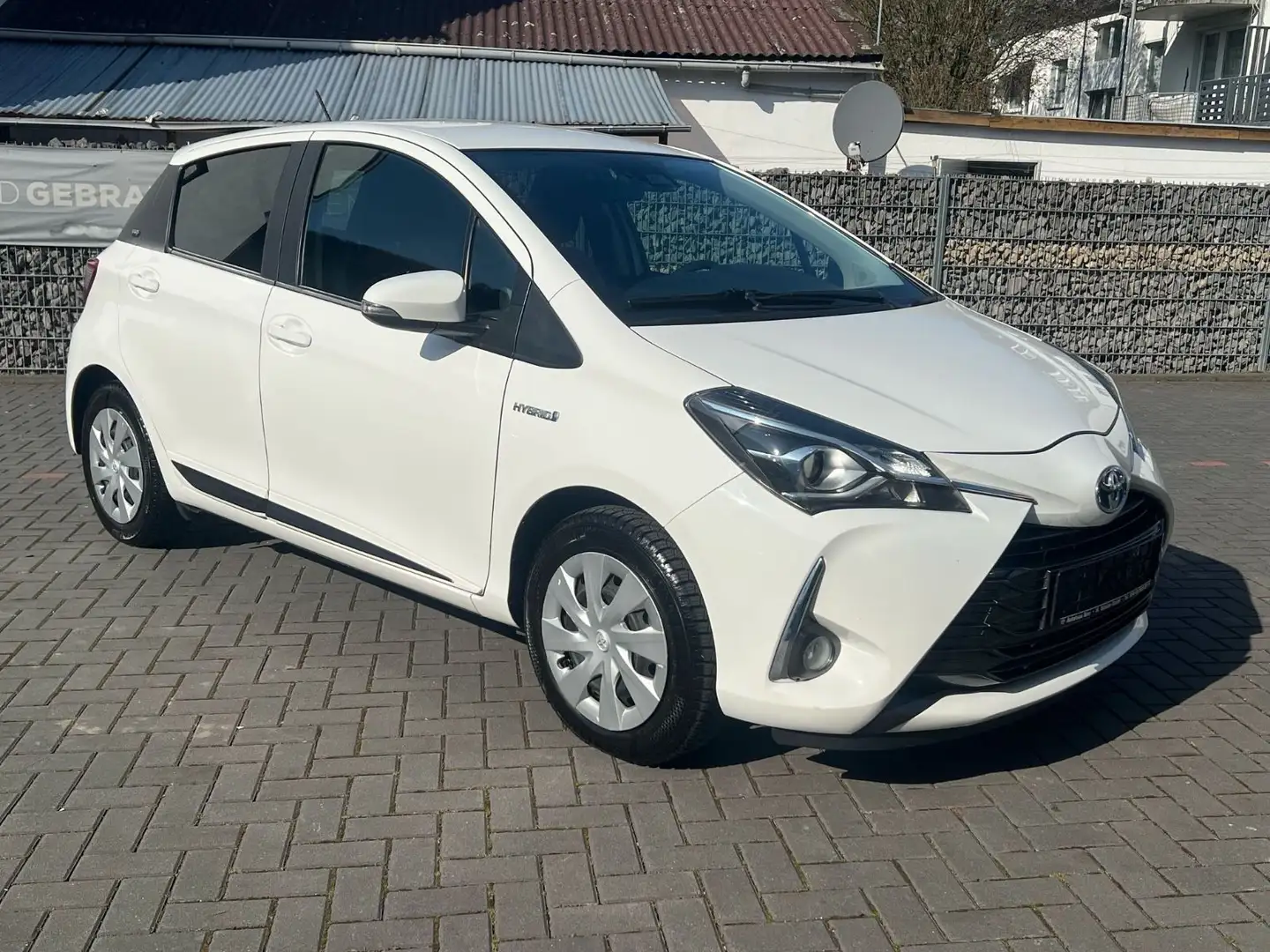 Toyota Yaris Hybrid Y20 Team D Weiß - 2