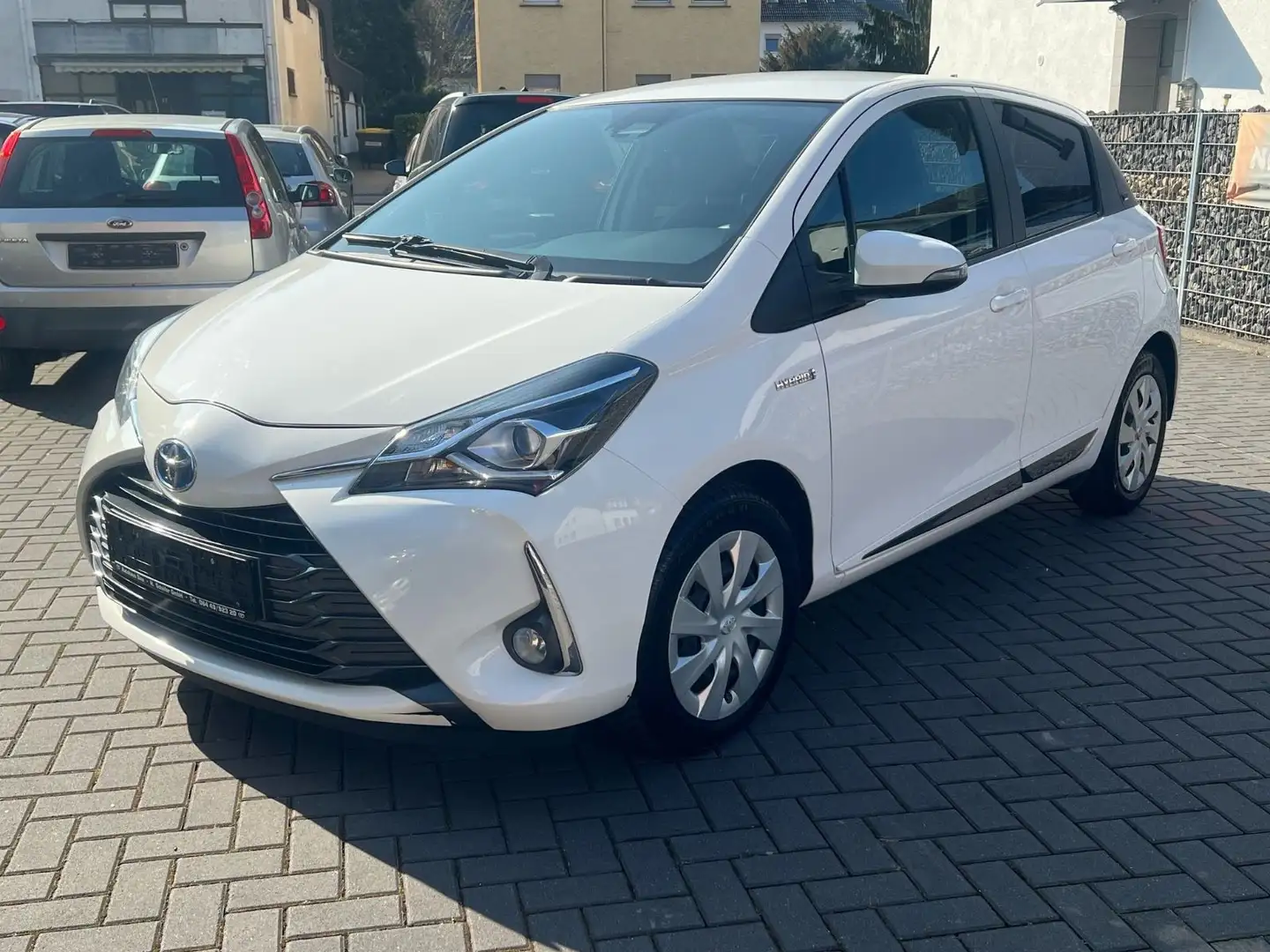 Toyota Yaris Hybrid Y20 Team D Weiß - 1