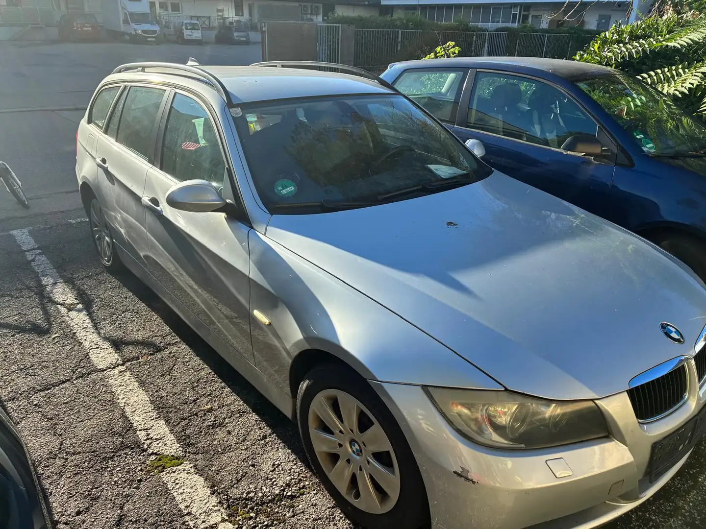 BMW 318 318d Touring Grau - 2