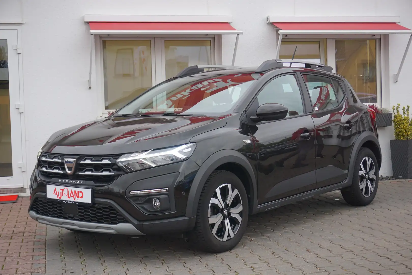 Dacia Sandero Stepway III Comfort LED AHK Navi DAB PDC Schwarz - 1